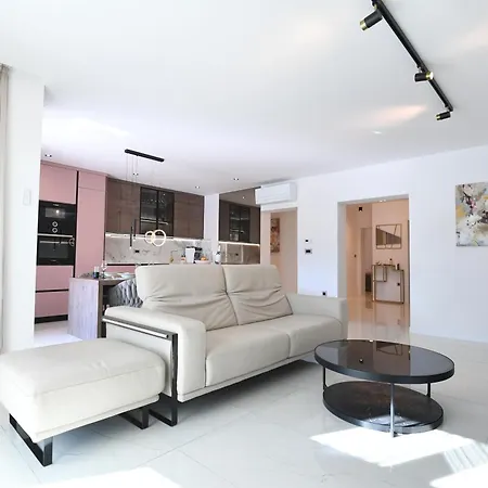 Apartamento Stellazara Luxury Residence, New, Sea View, Center