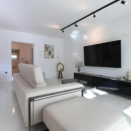 Apartamento Stellazara Luxury Residence, New, Sea View, Center *