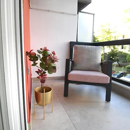 Stellazara Luxury Residence, New, Sea View, Center アパート